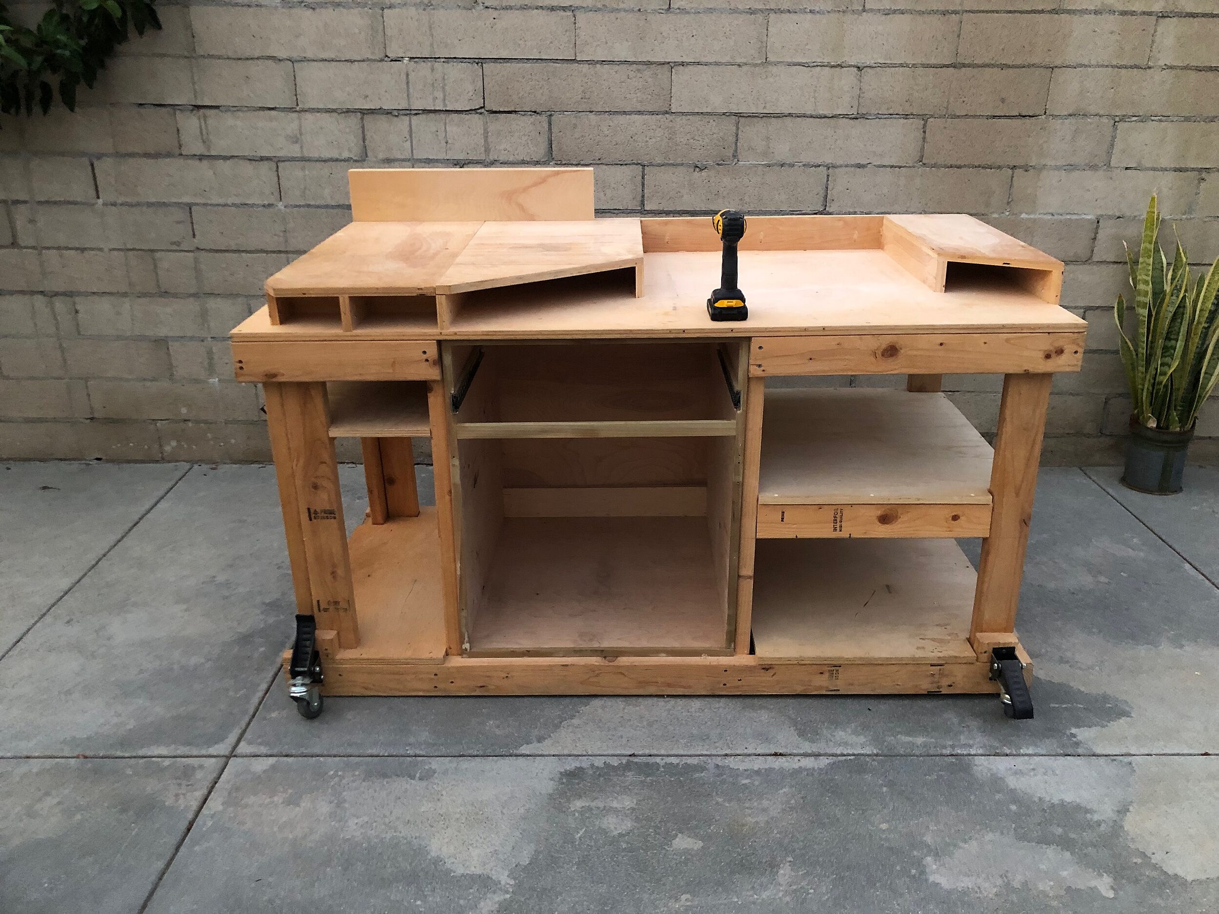 Mobile Miter Saw Station: A Rolling Cart with Built-In Storage