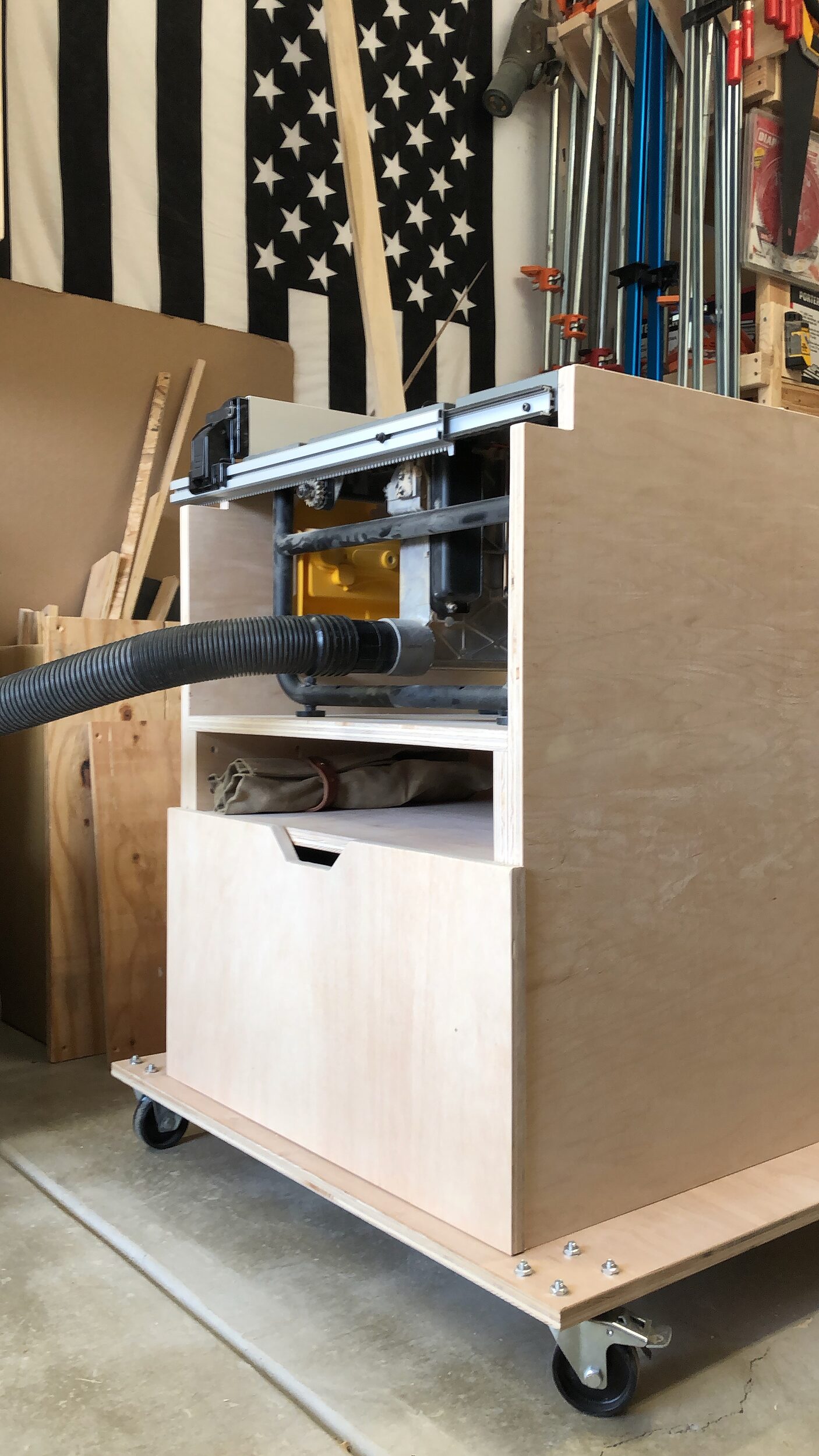 DIY Mobile Table Saw Cabinet with Built-In Dust Collection and Storage