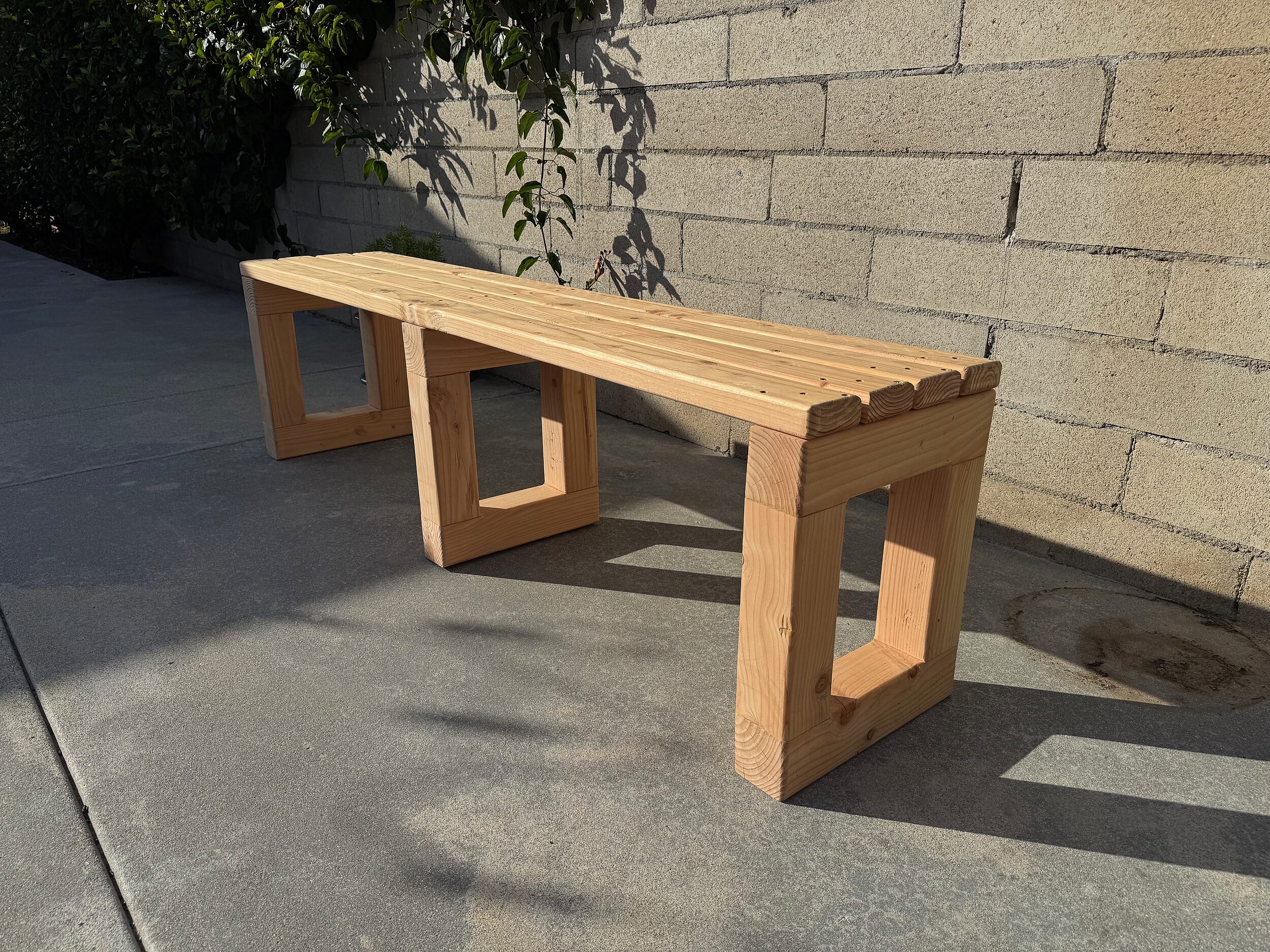 Modern Outdoor Bench with Open-Frame Legs