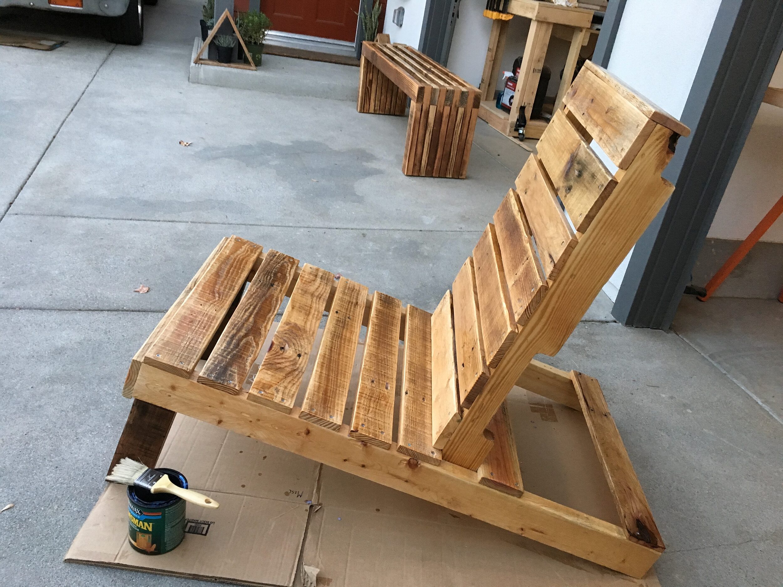 DIY Pallet Wood Lounge Chair