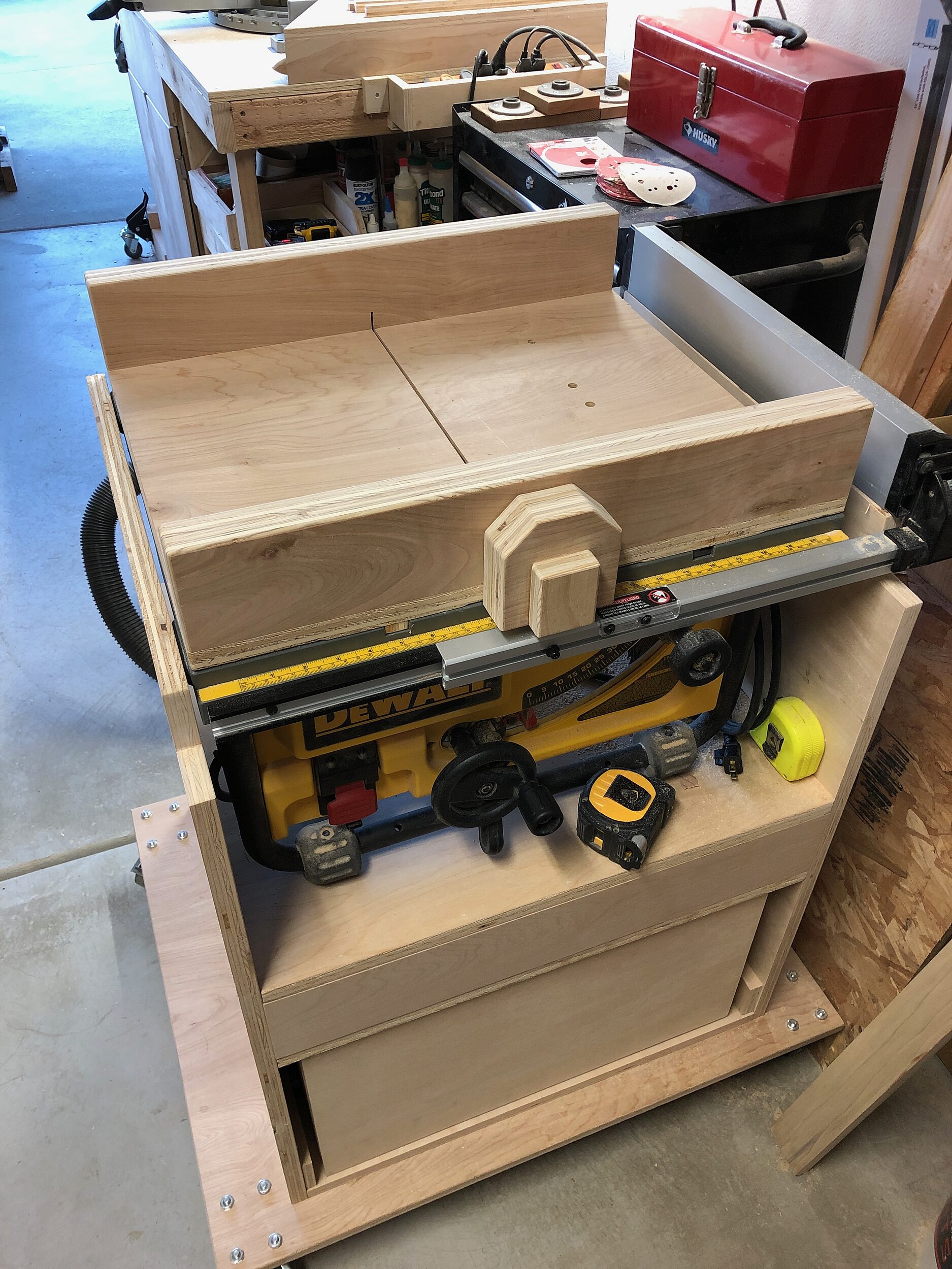 A Shop-Built Crosscut Sled for a Jobsite Table Saw