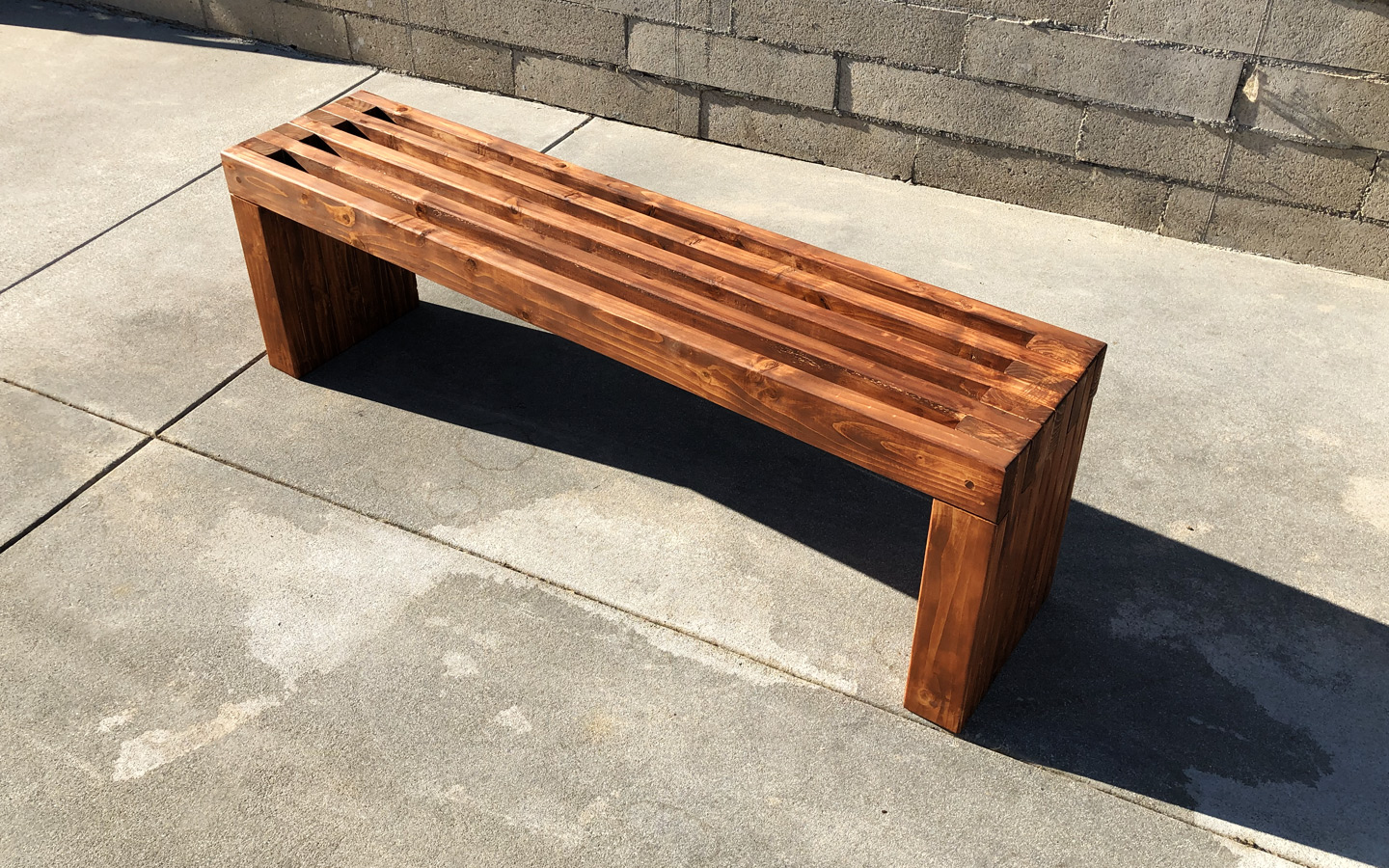 The 2×4 Slat Bench: A Simple, Modern Outdoor Build